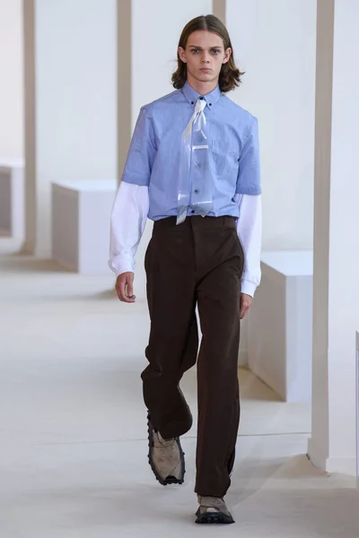 Look 17